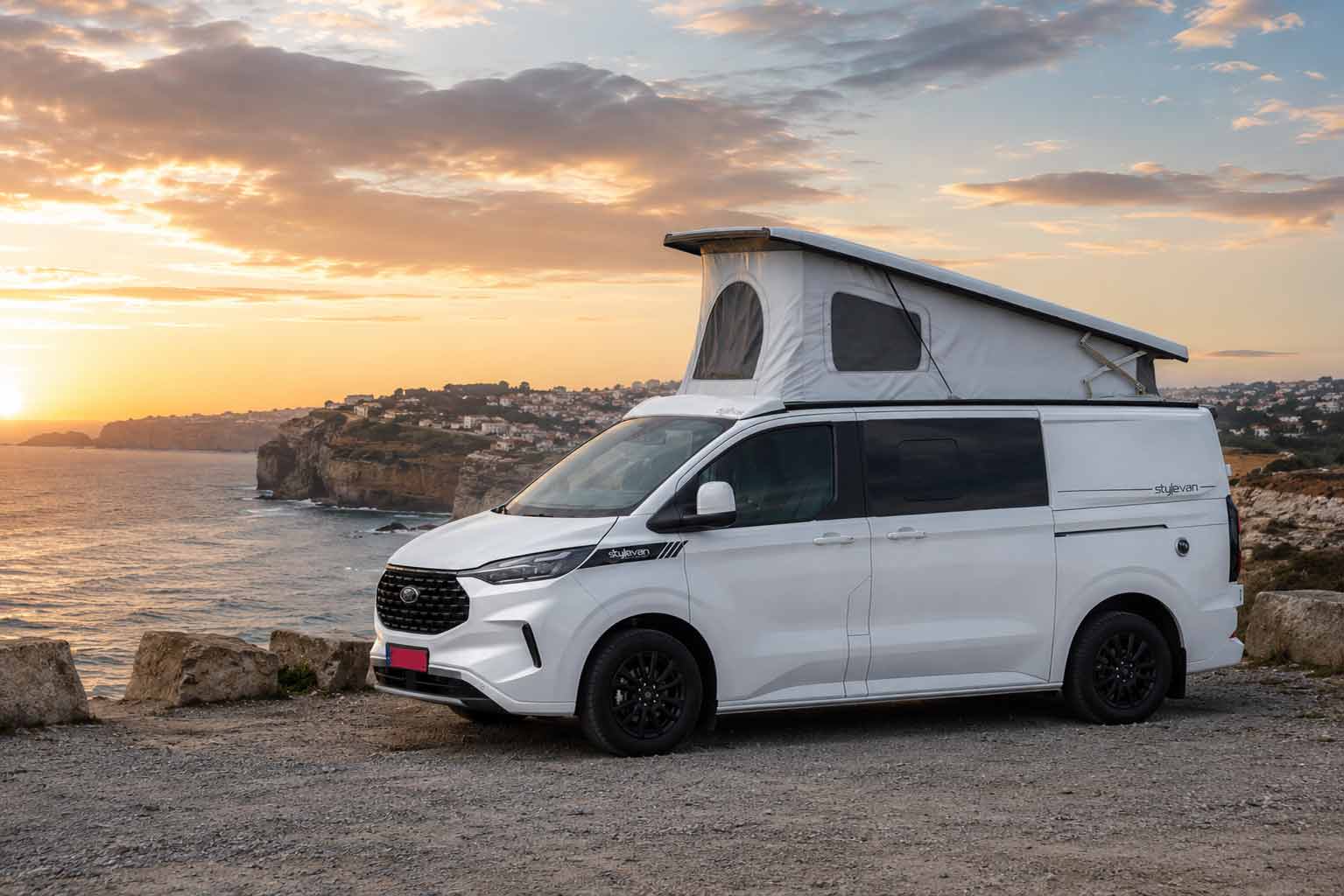 Easy Road Trip Location de van amenage Stylevan equinox vendee
